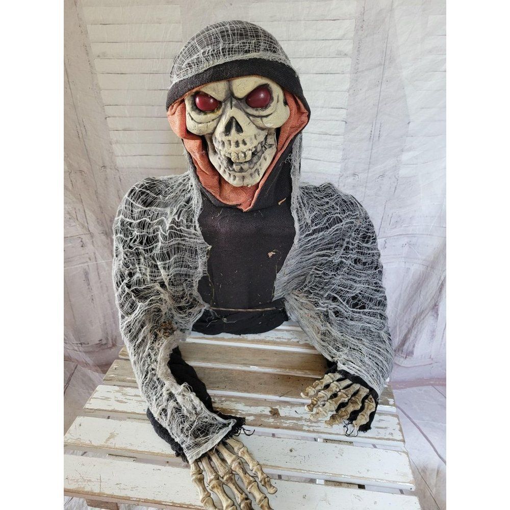East West Skeleton ground Baker lawn Halloween dec